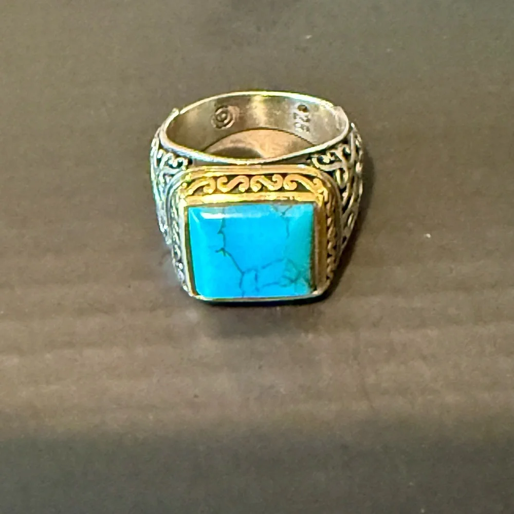 Turquoise and Silver Ring - Picture 3 of 8